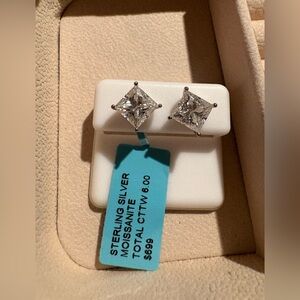 925 sterling silver – Moissanite – Princess cut – Stud earrings – 6.00 CTW